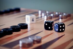 Boost Your Cognitive Skills with Online Backgammon